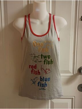 🌻 Universal Studios Official Merch Dr. Seuss One Fish Graphic Tank Top